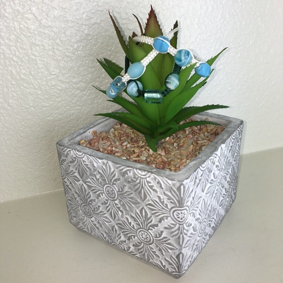 Handmade Chinese Knotting Bracelet W/ Glass Beads - Picture 8 of 8